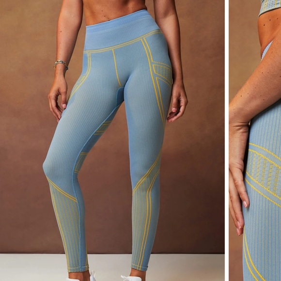 FABLETICS Khloe K Seamless High-Waisted Compressive Legging - Picture 5 of 8